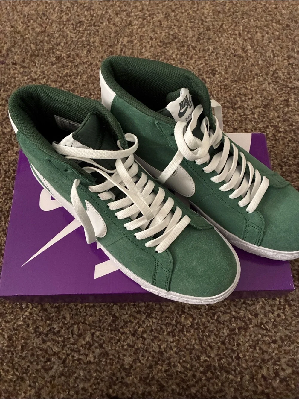 NIKE SB ZOOM BLAZER MID- FIR/WHITE